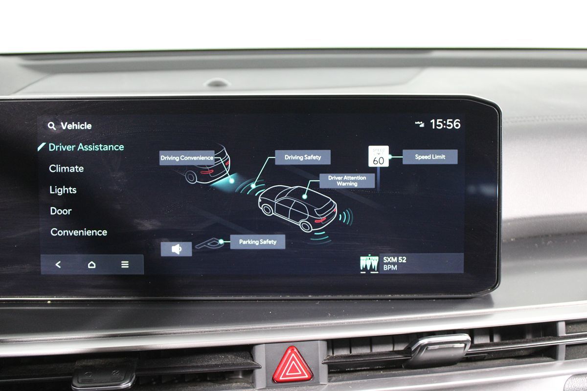 2024 Kia Sorento S photo 19