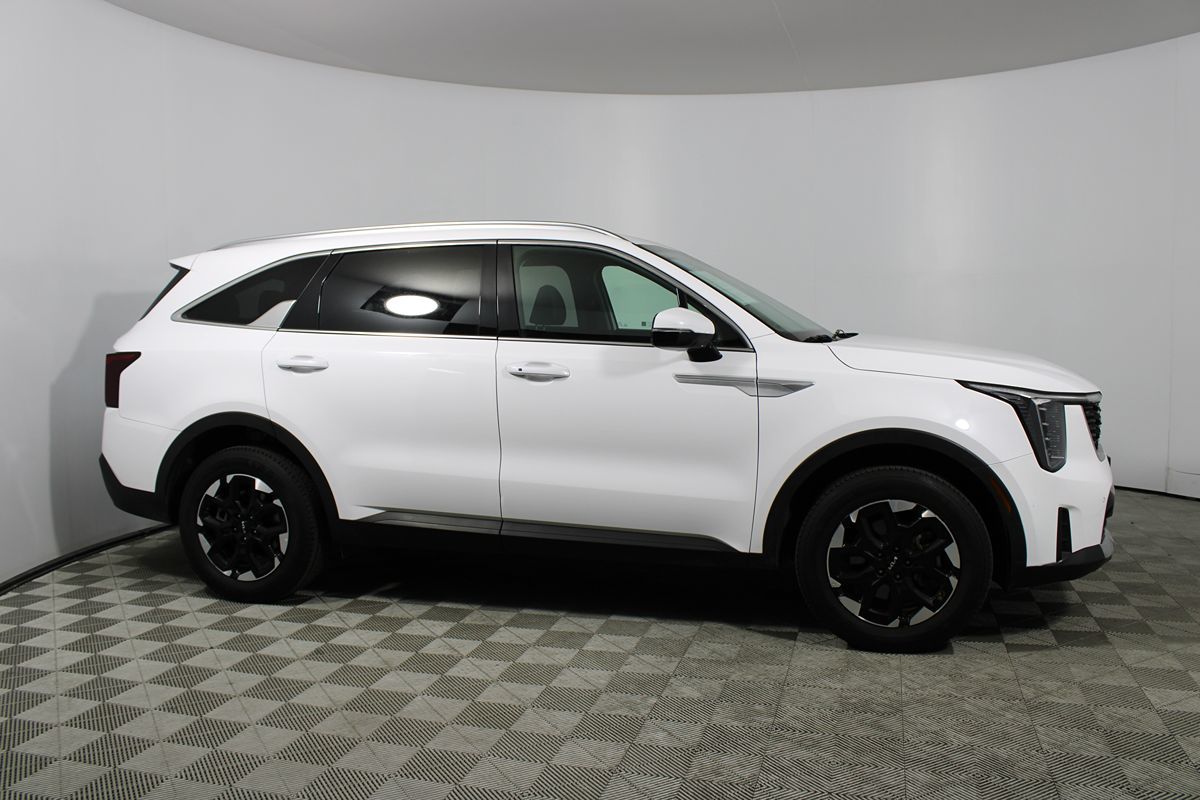 2024 Kia Sorento S photo 35
