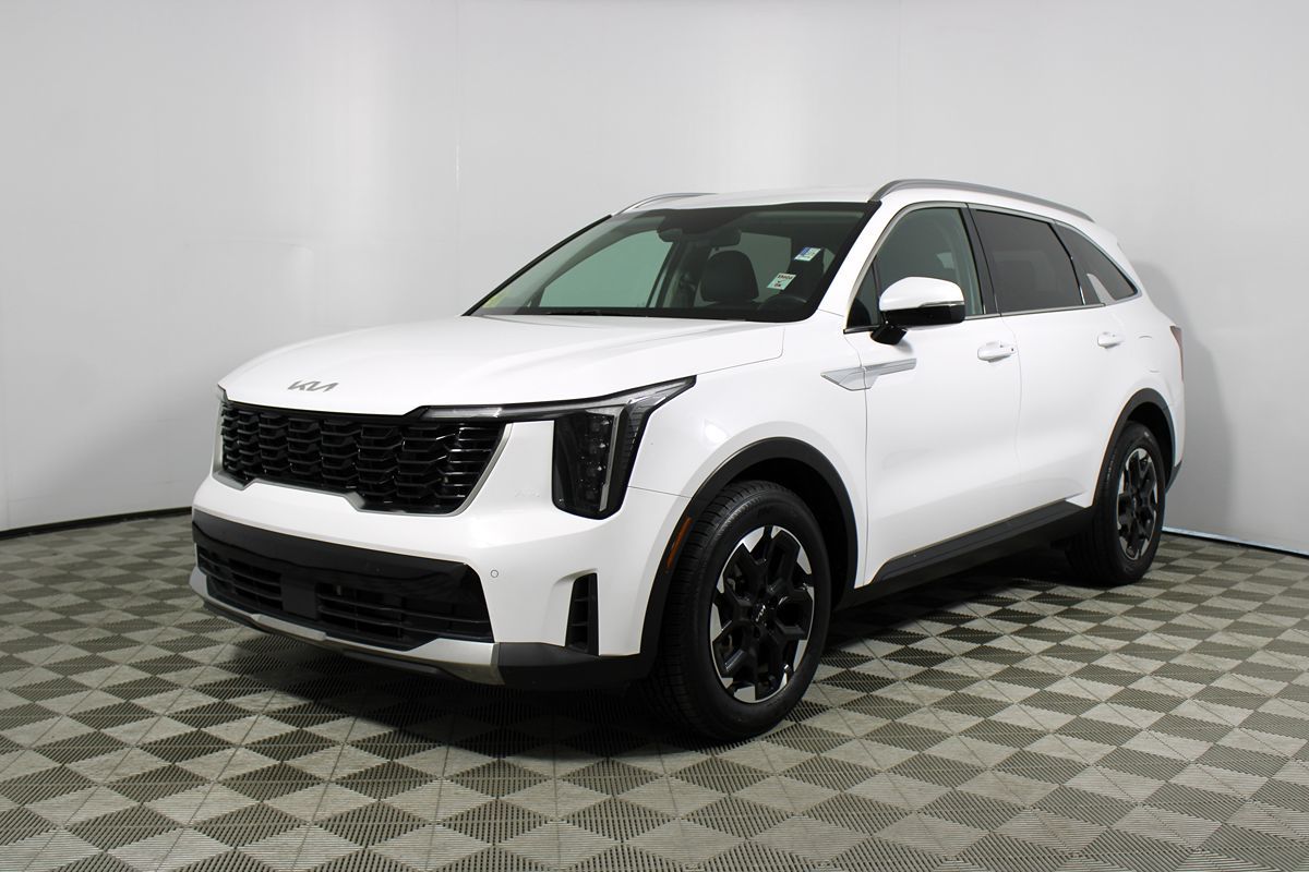 2024 Kia Sorento S photo 2