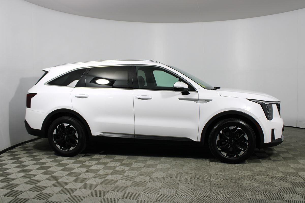 2024 Kia Sorento S photo 15