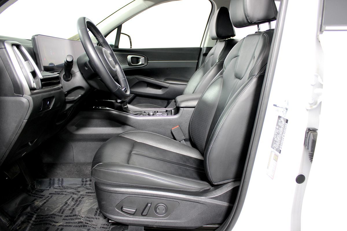 2024 Kia Sorento S photo 21