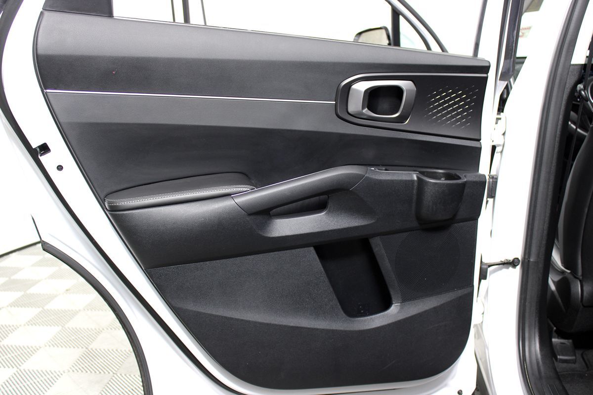 2024 Kia Sorento S photo 26