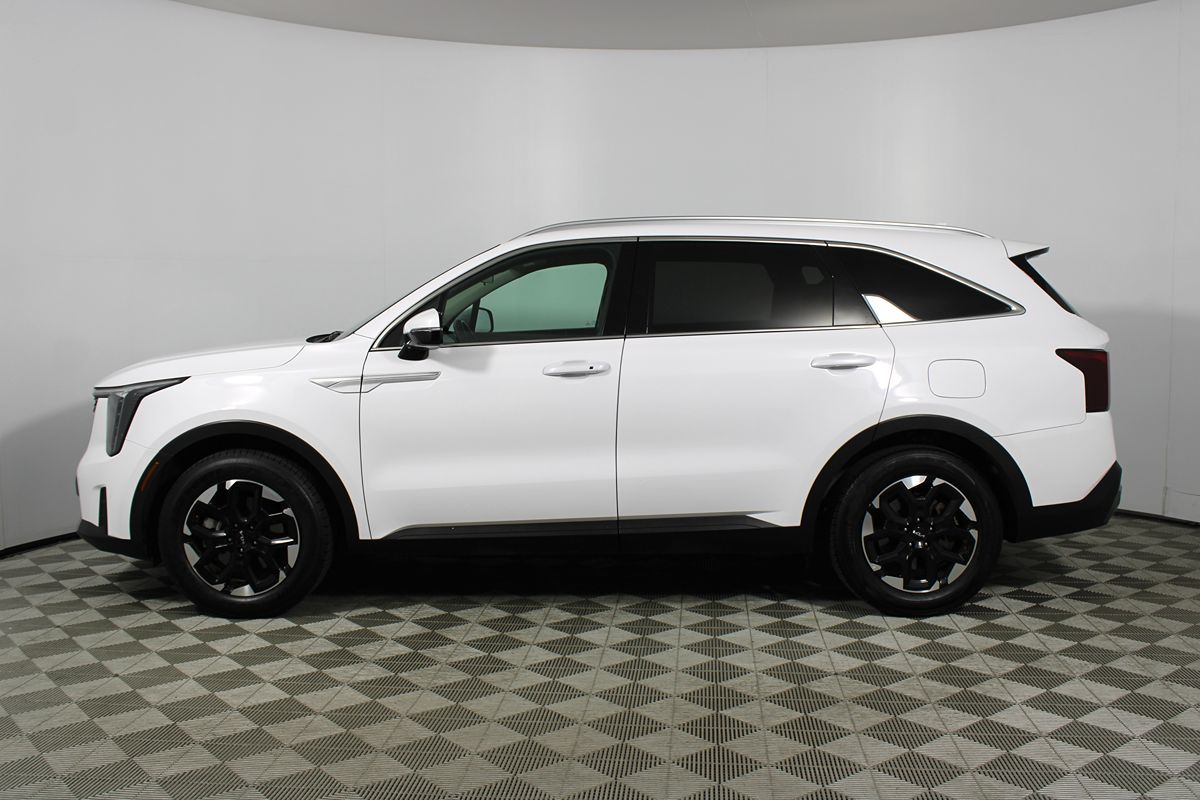 2024 Kia Sorento S photo 29