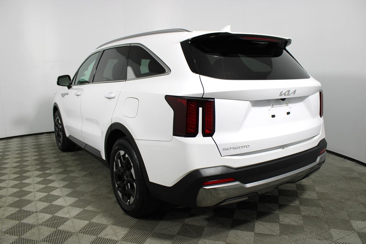 2024 Kia Sorento S photo 30