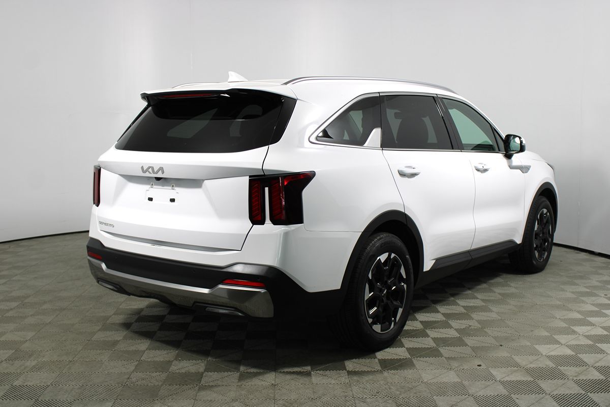 2024 Kia Sorento S photo 33