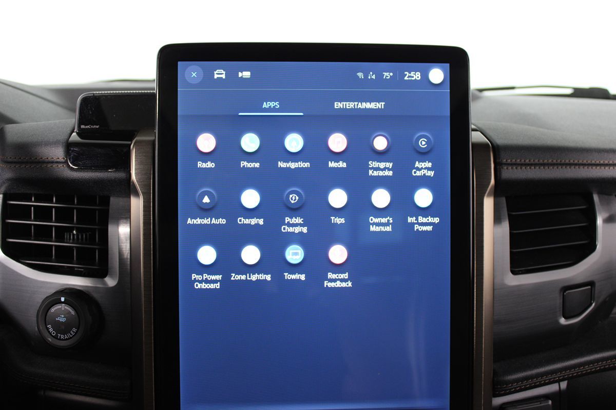 2023 Ford F-150 Lightning Lariat photo 23