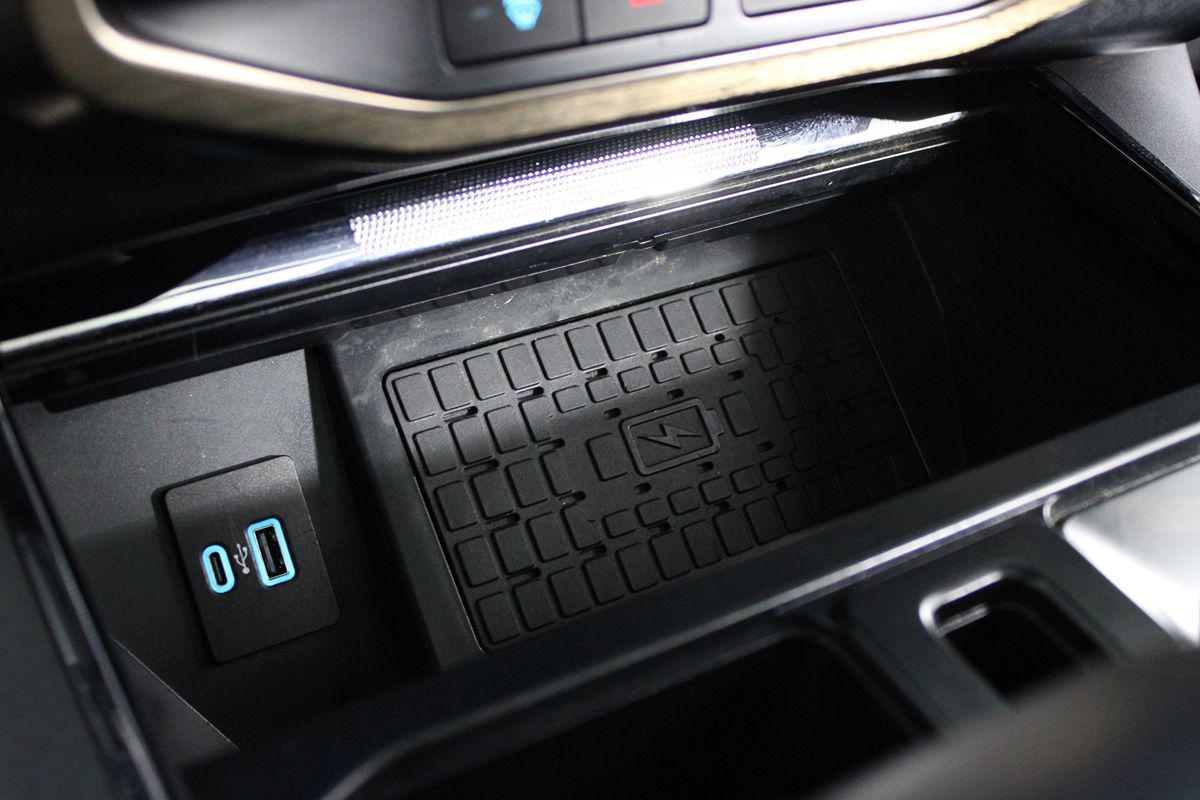 2023 Ford F-150 Lightning Lariat photo 29
