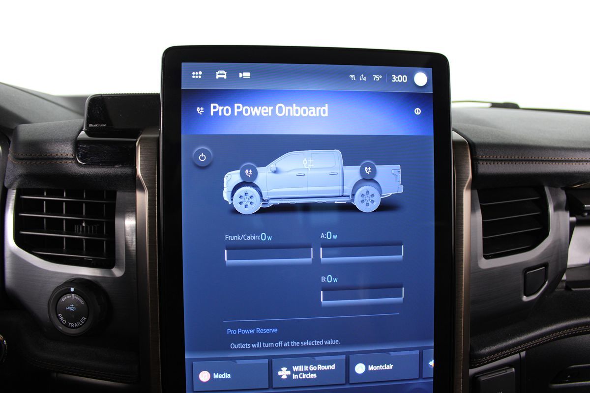 2023 Ford F-150 Lightning Lariat photo 31