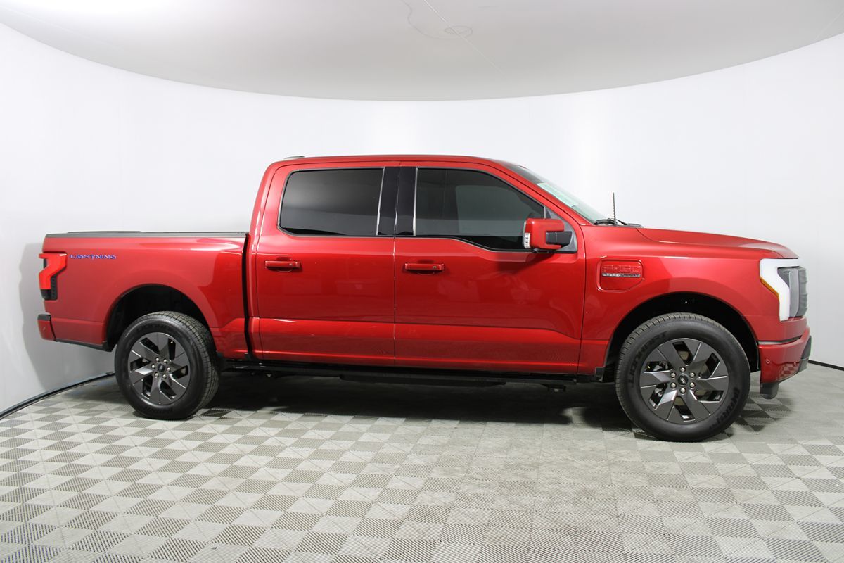 2023 Ford F-150 Lightning Lariat photo 45