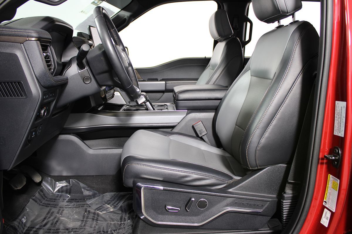 2023 Ford F-150 Lightning Lariat photo 7