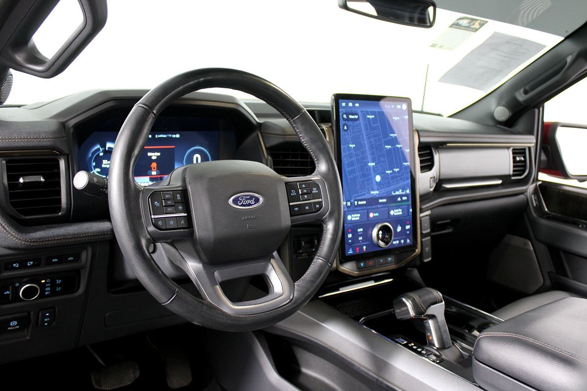 2023 Ford F-150 Lightning Lariat photo 6