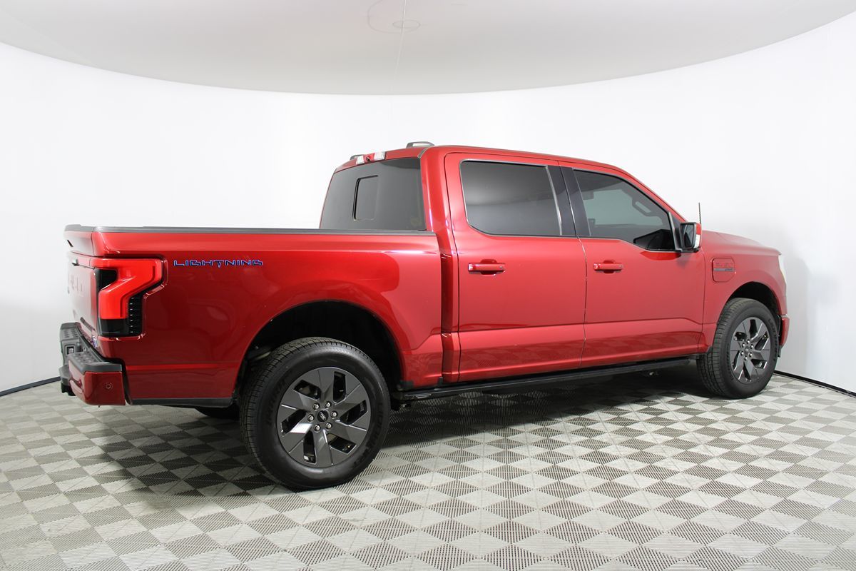 2023 Ford F-150 Lightning Lariat photo 44