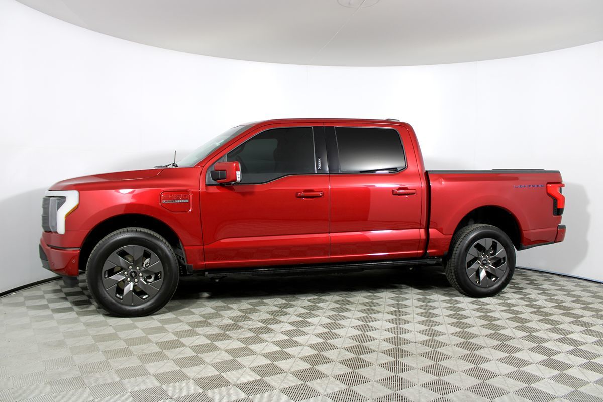 2023 Ford F-150 Lightning Lariat photo 42