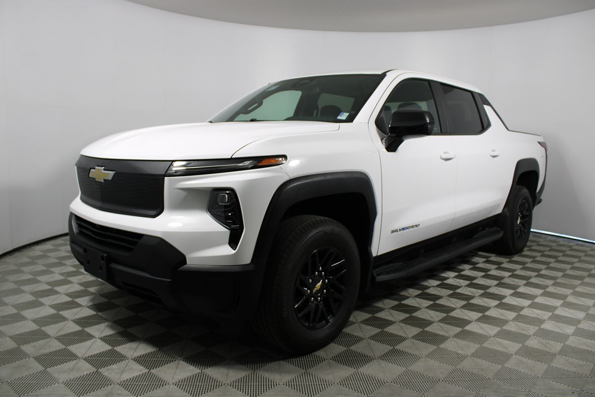 2024 Chevrolet Silverado EV Work Truck photo 3