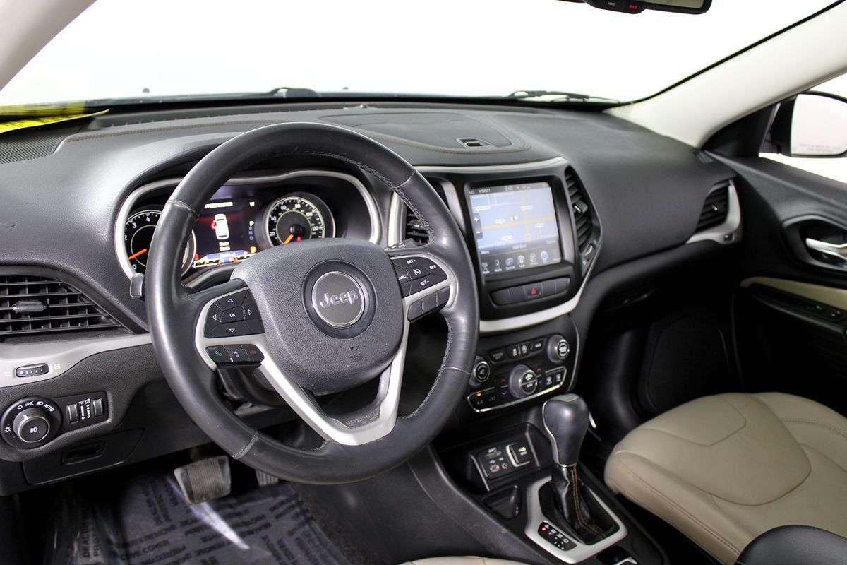 2015 Jeep Cherokee Limited photo 2