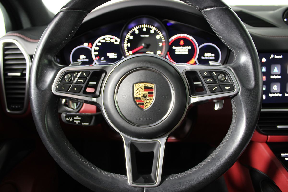 2022 Porsche Cayenne Base photo 13