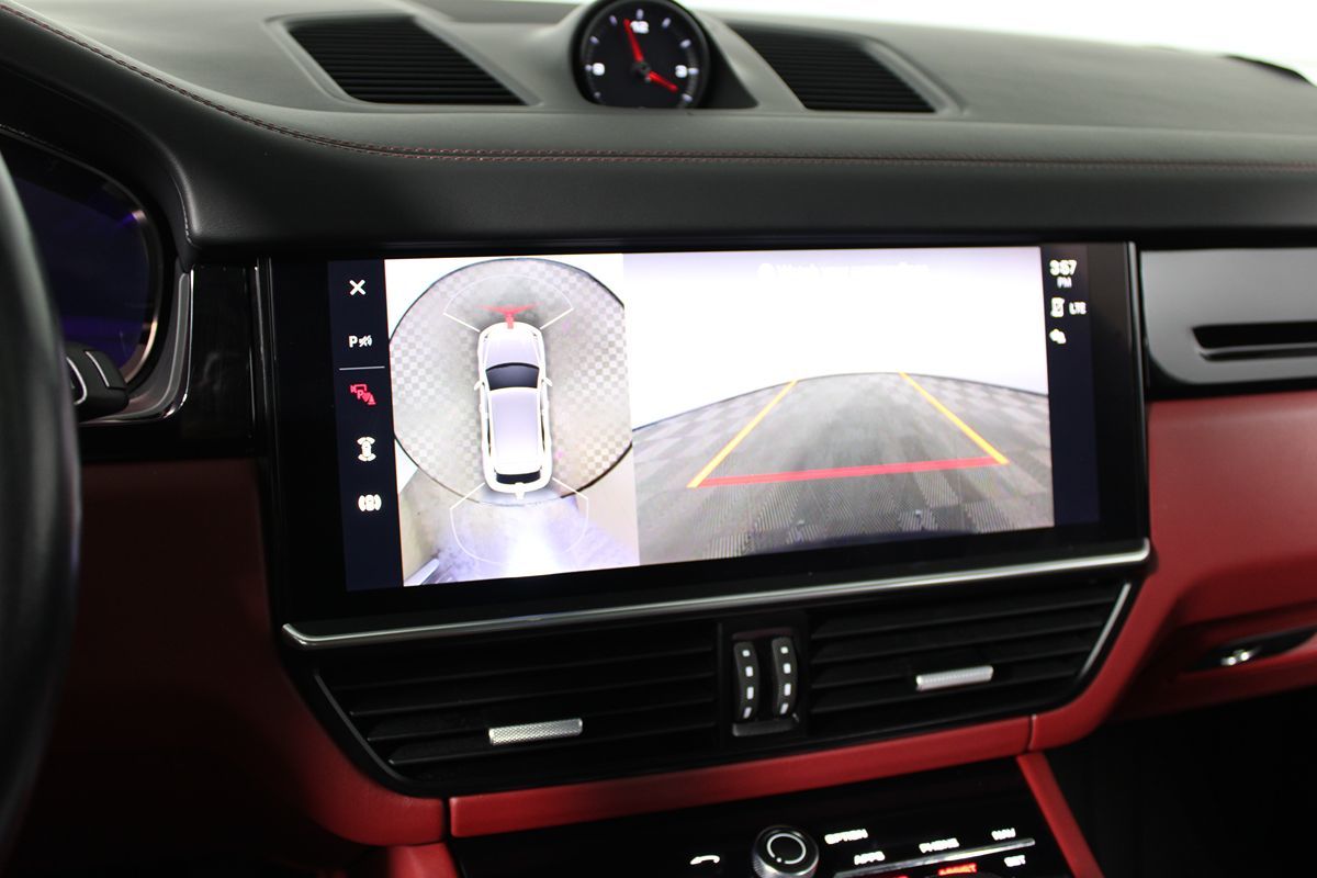 2022 Porsche Cayenne Base photo 21