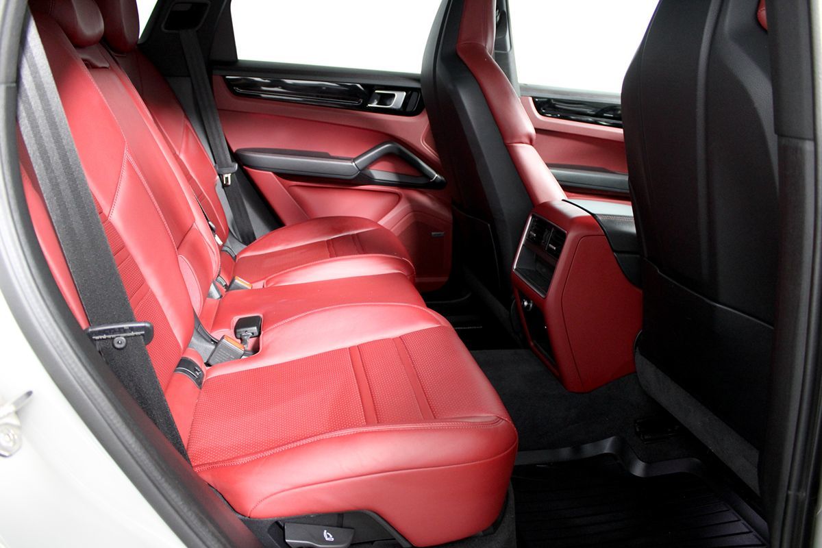 2022 Porsche Cayenne Base photo 28