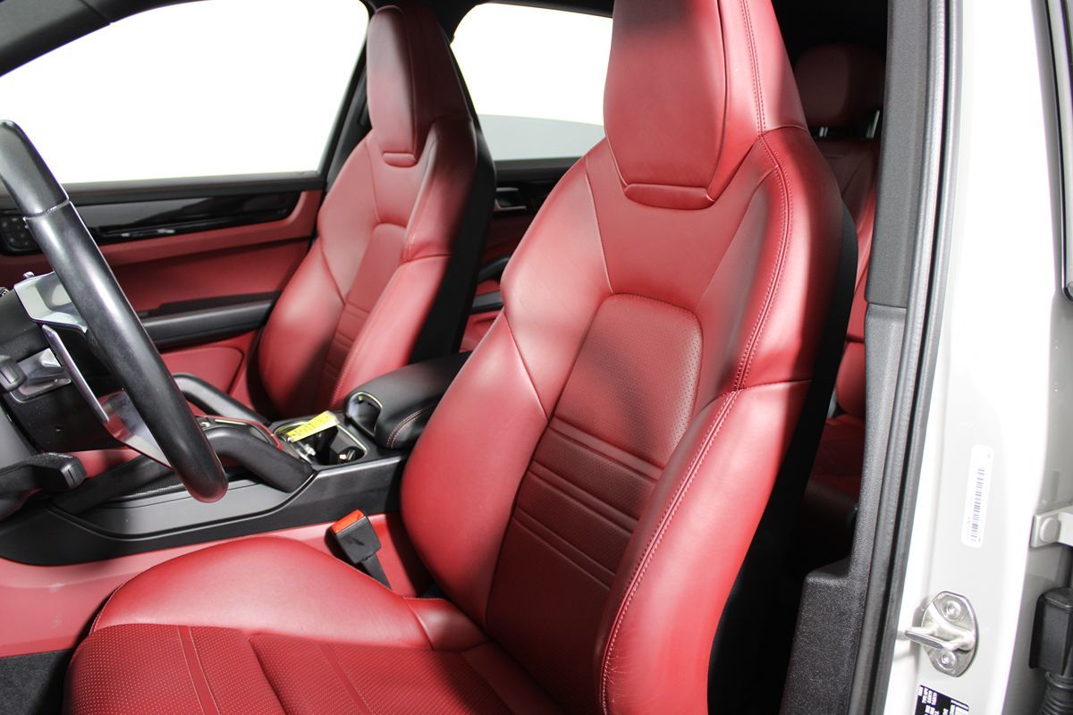 2022 Porsche Cayenne Base photo 8