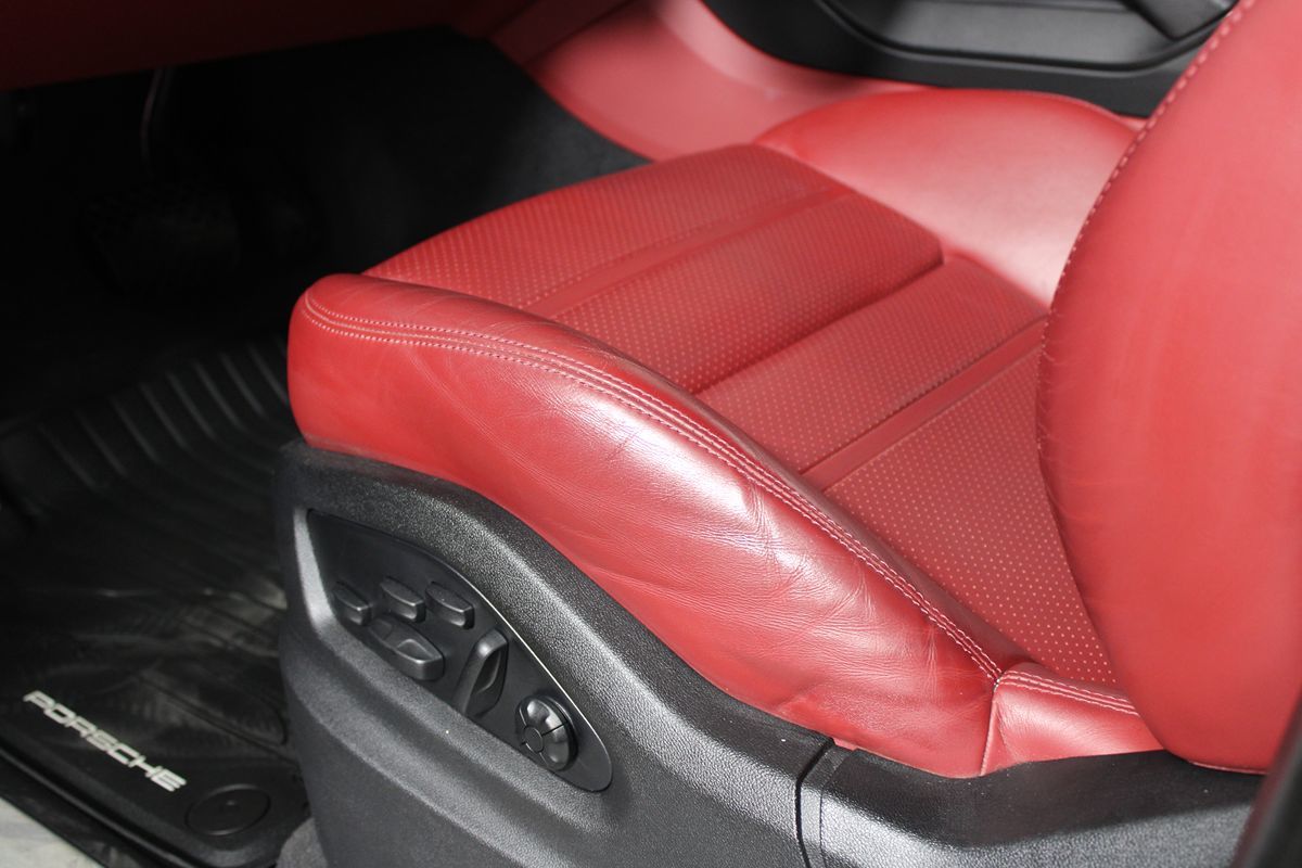 2022 Porsche Cayenne Base photo 7