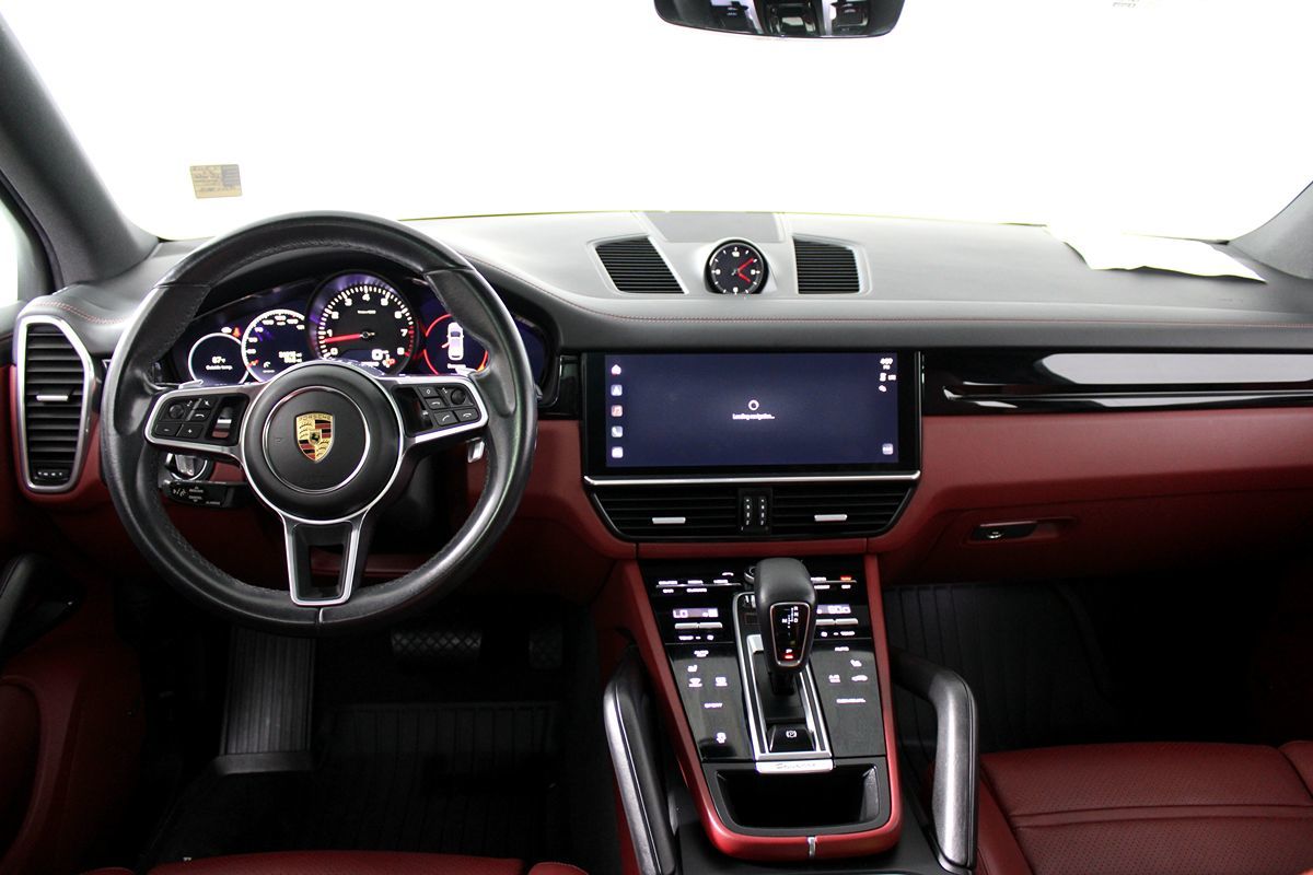 2022 Porsche Cayenne Base photo 9