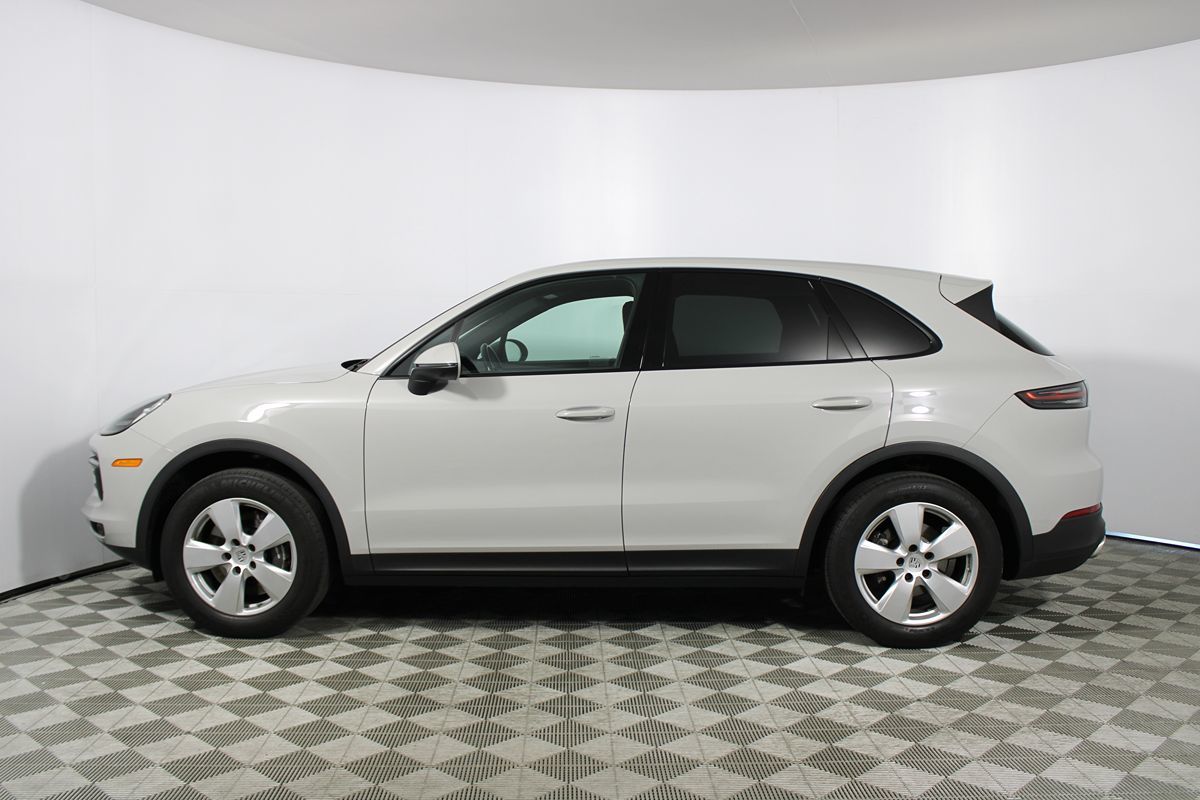 2022 Porsche Cayenne Base photo 32
