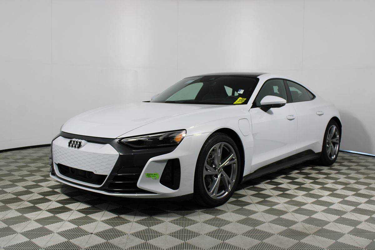 2023 Audi e-tron GT Premium Plus photo 3