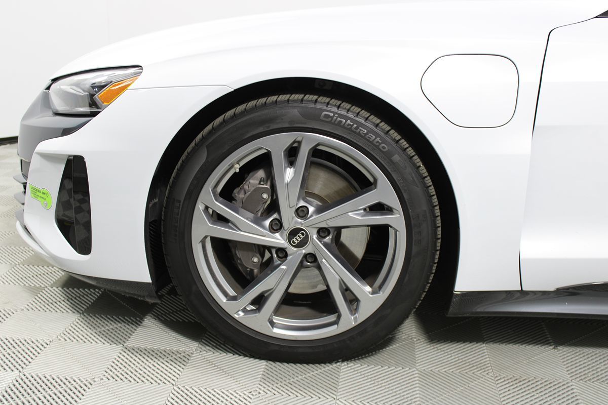 2023 Audi e-tron GT Premium Plus photo 4