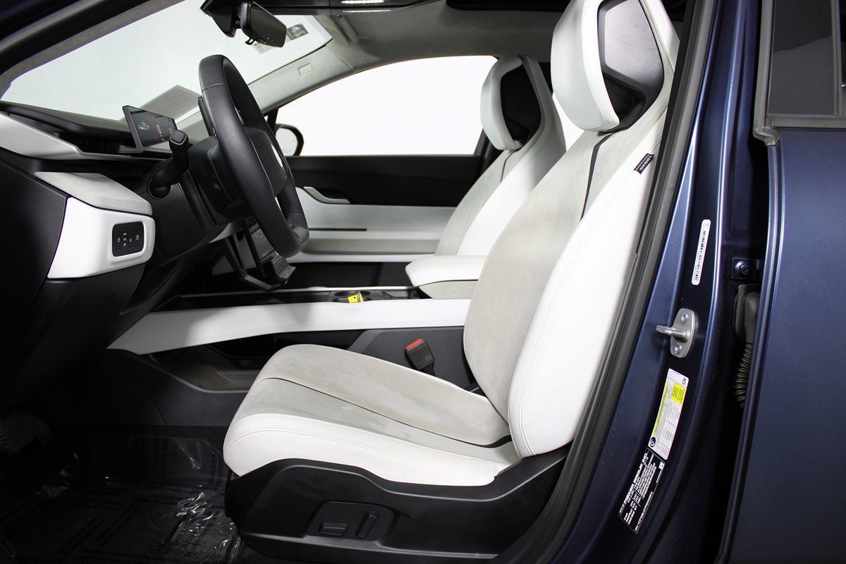 2023 Fisker Ocean photo 4