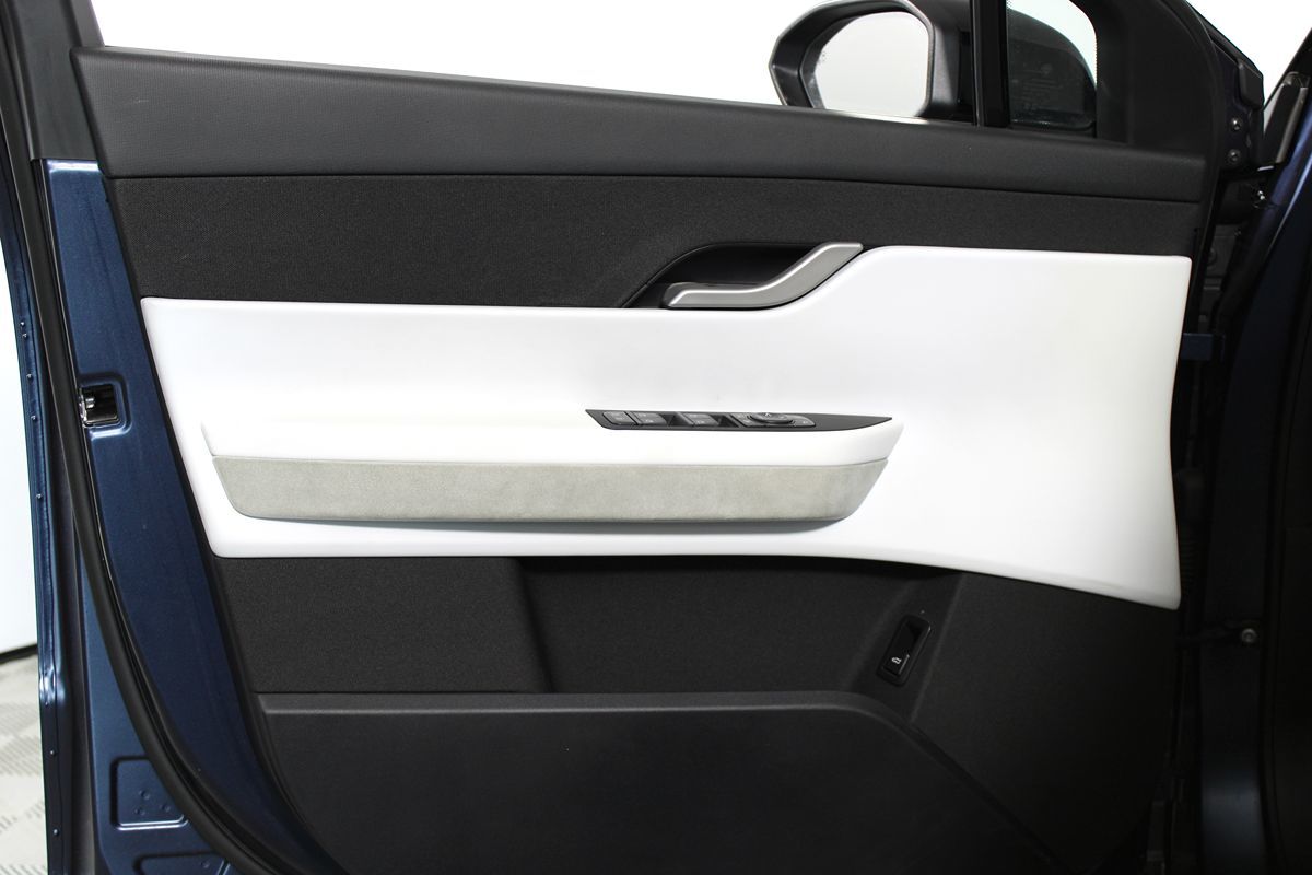 2023 Fisker Ocean photo 2