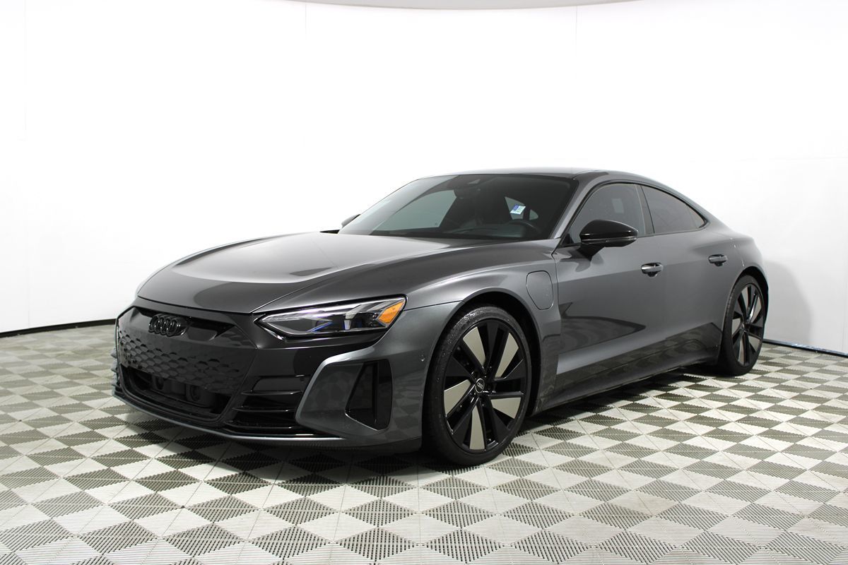 2022 Audi e-tron GT Prestige photo 2