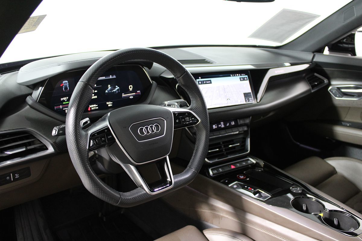 2022 Audi e-tron GT Prestige photo 4