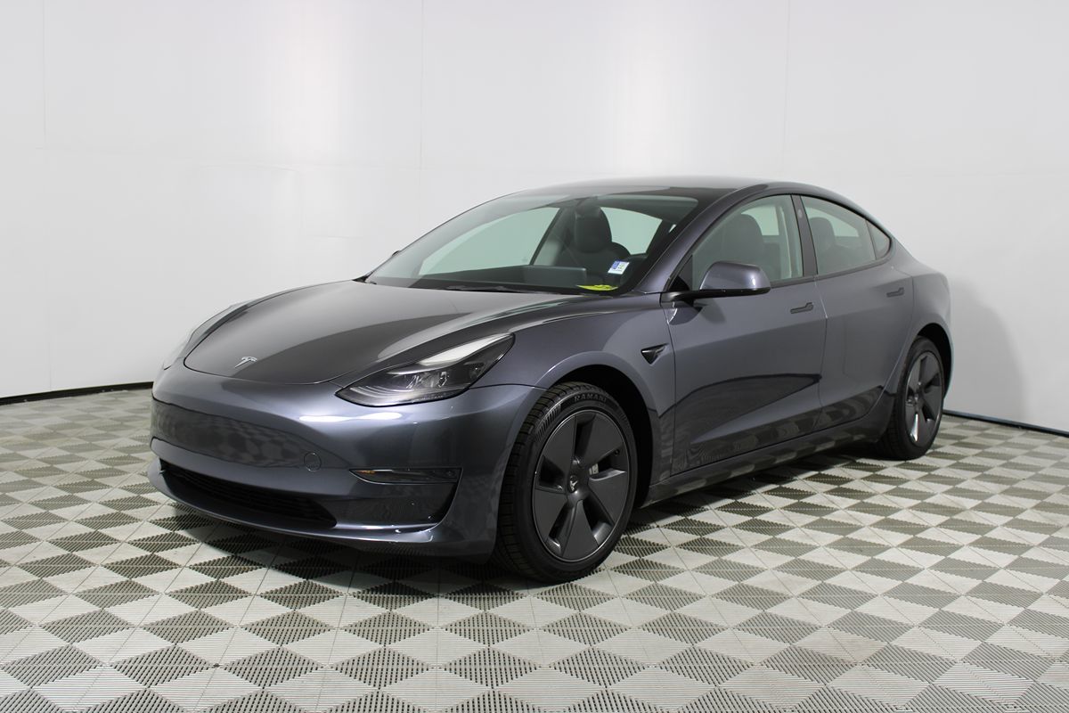 2023 Tesla Model 3 photo 3