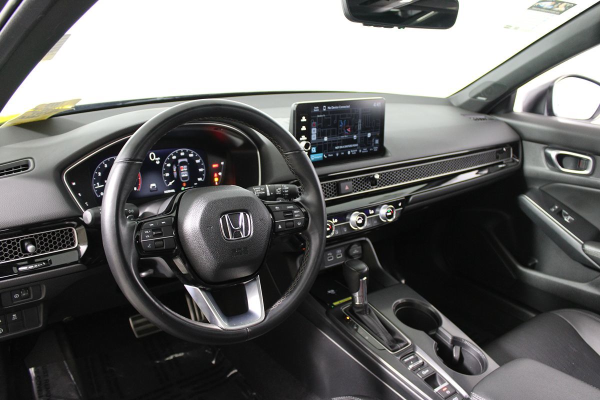 2024 Honda Civic Hatchback Sport Touring photo 4