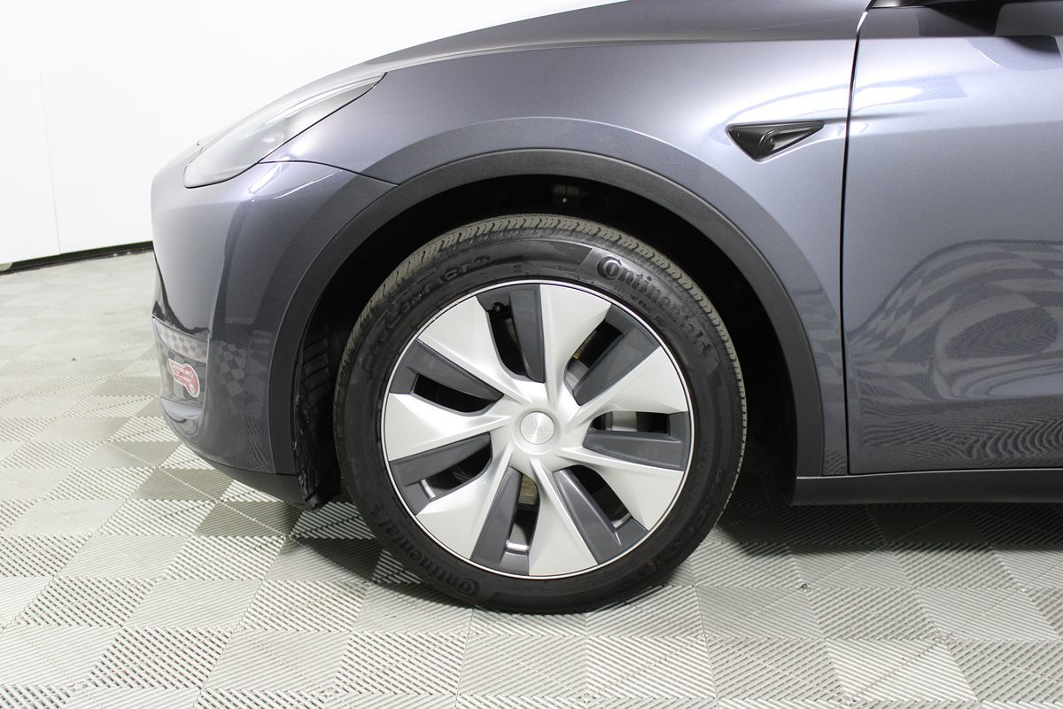 2023 Tesla Model Y photo 4