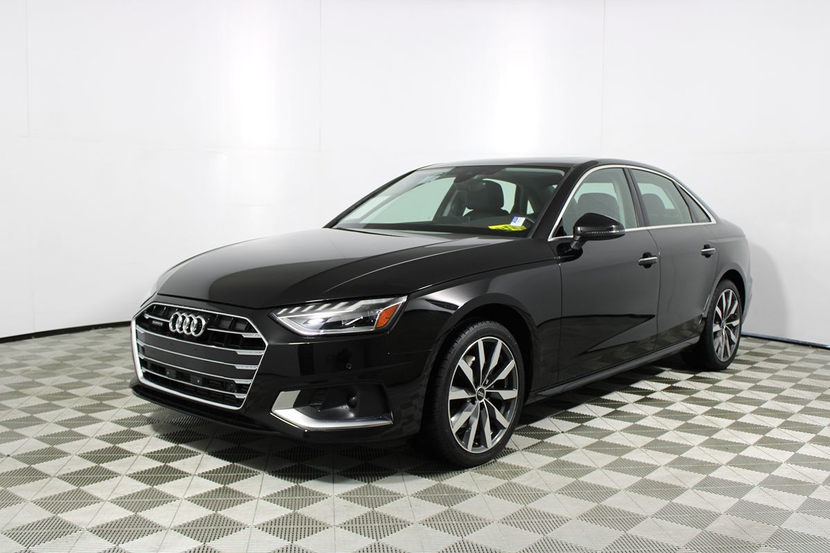 2022 Audi A4 Quattro Premium Plus photo 3