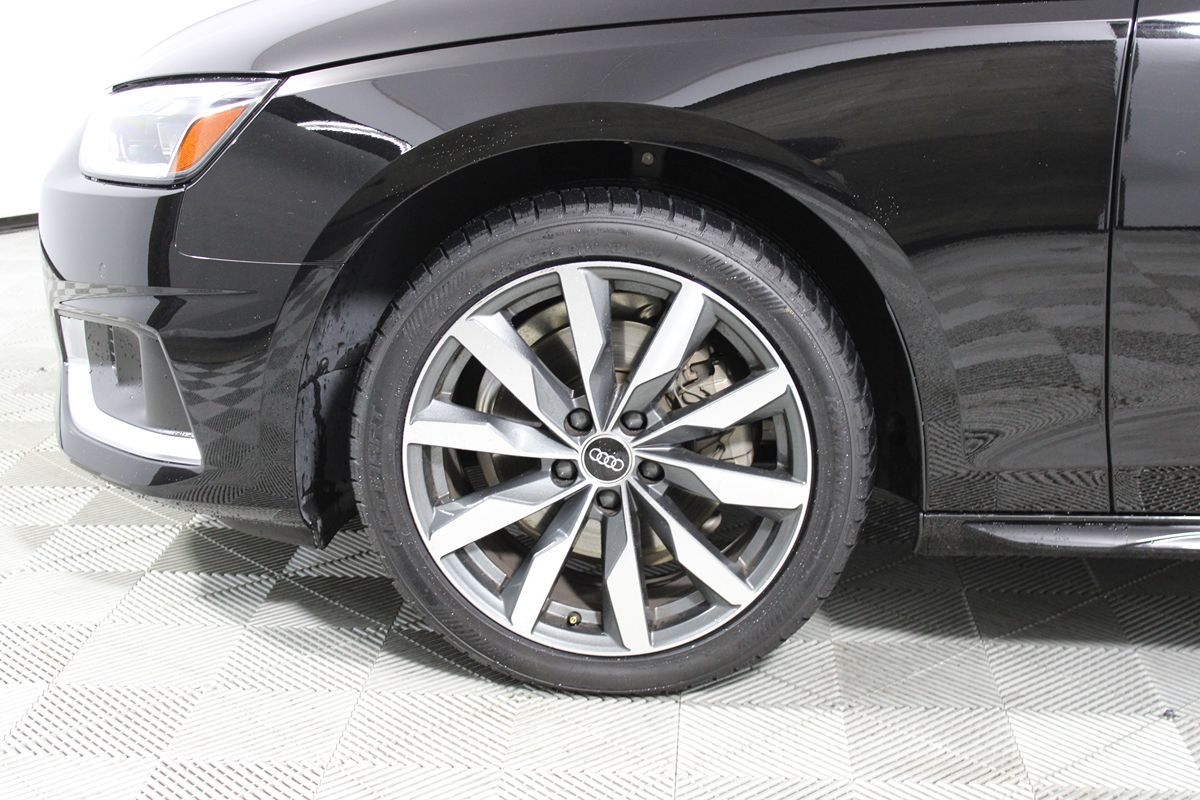 2022 Audi A4 Quattro Premium Plus photo 4