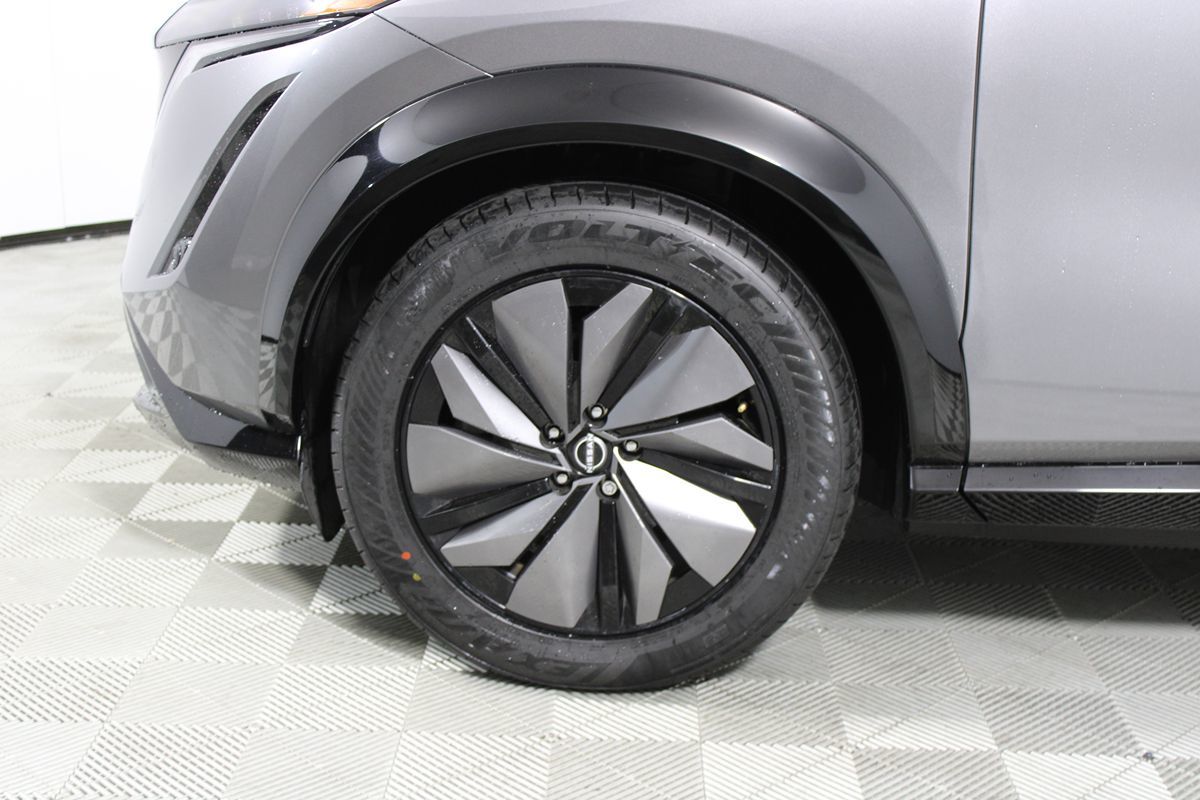 2024 Nissan ARIYA Venture photo 4