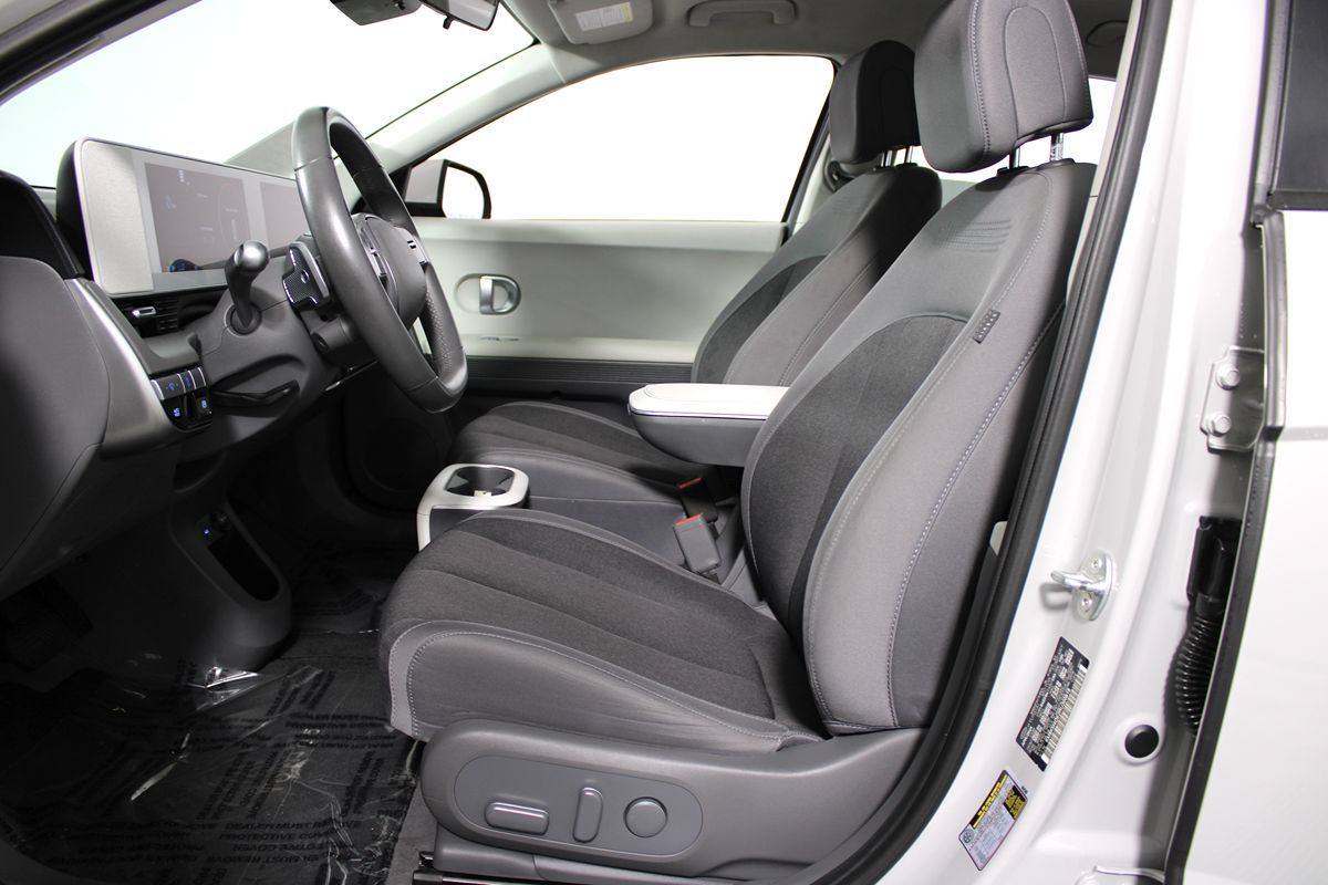 2024 Hyundai Ioniq 5 SE photo 4