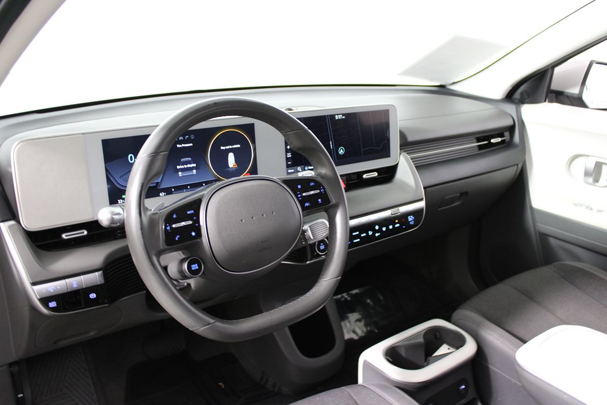 2024 Hyundai Ioniq 5 SE photo 3