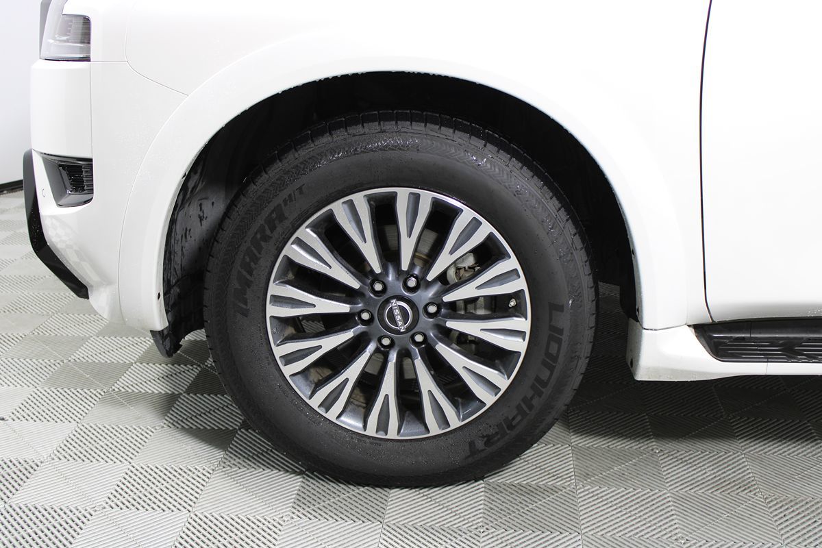 2023 Nissan Armada SL Midnight Edition photo 3