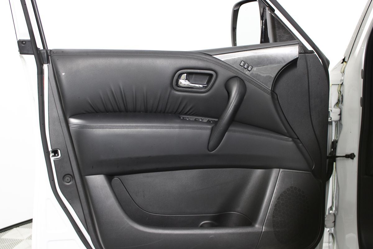 2023 Nissan Armada SL Midnight Edition photo 4