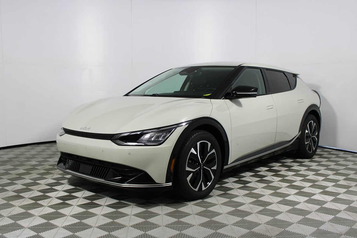2022 Kia EV6 Wind photo 2