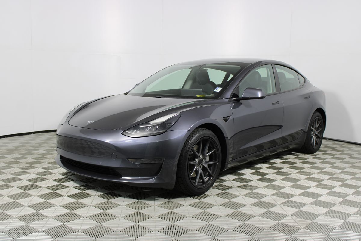 2021 Tesla Model 3 Standard Range Plus photo 3