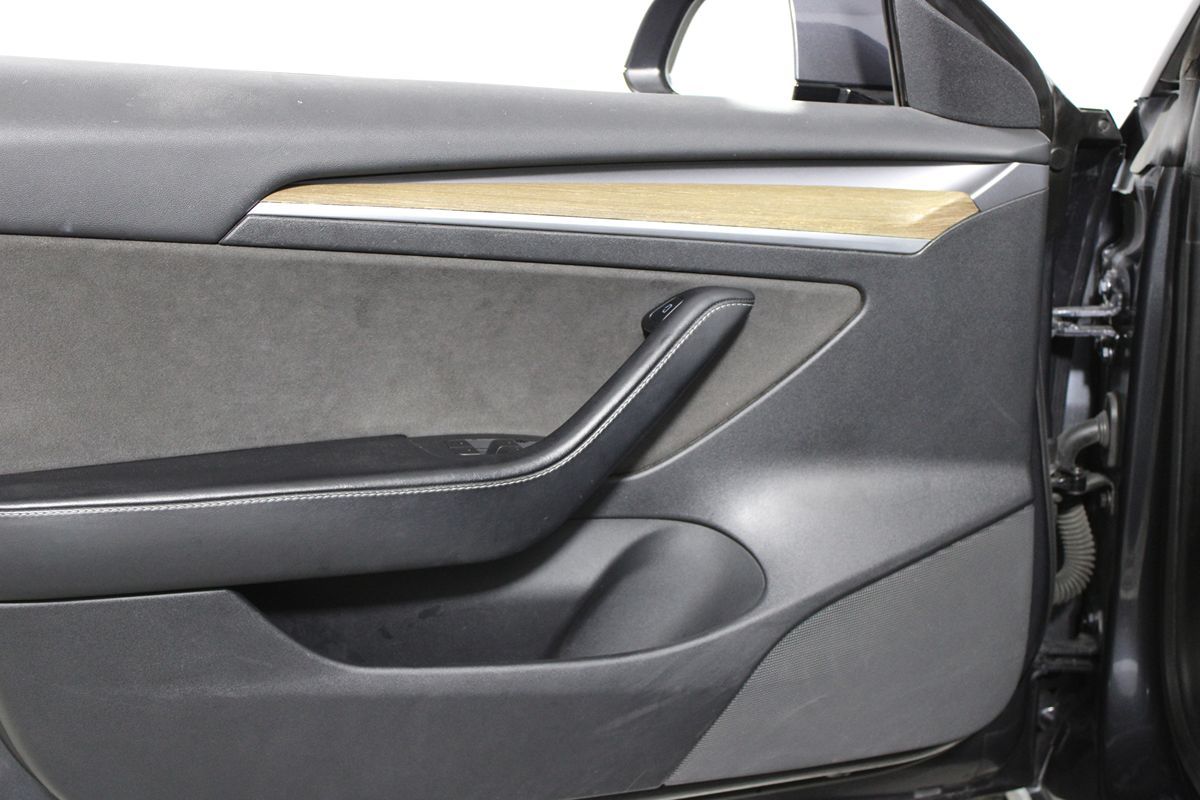 2021 Tesla Model 3 Standard Range Plus photo 4