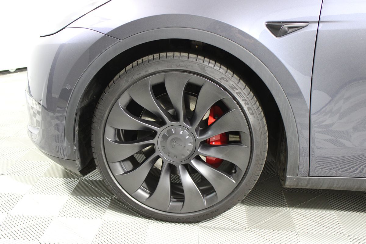 2023 Tesla Model Y Performance photo 3
