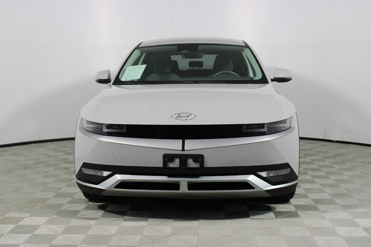 2024 Hyundai Ioniq 5 SE photo 2