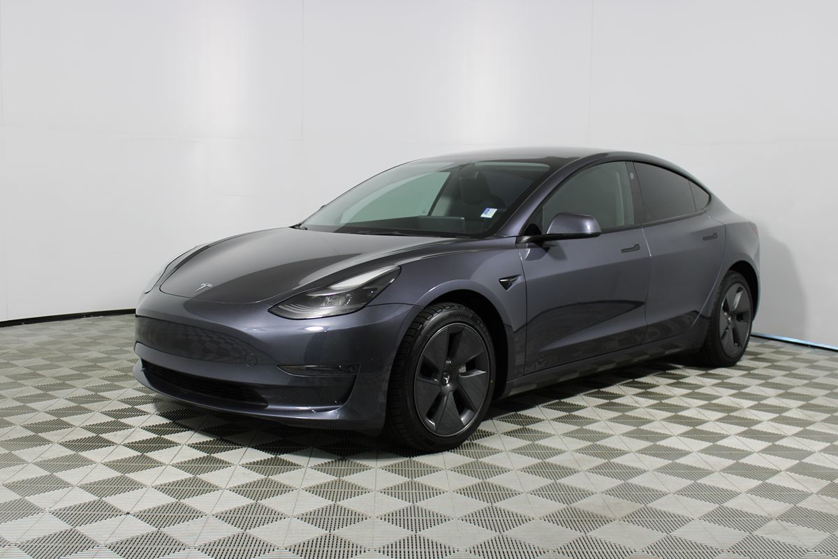 2023 Tesla Model 3 photo 3