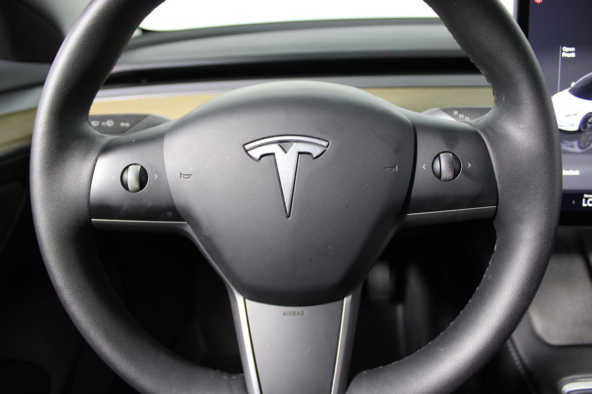 2023 Tesla Model 3 photo 4
