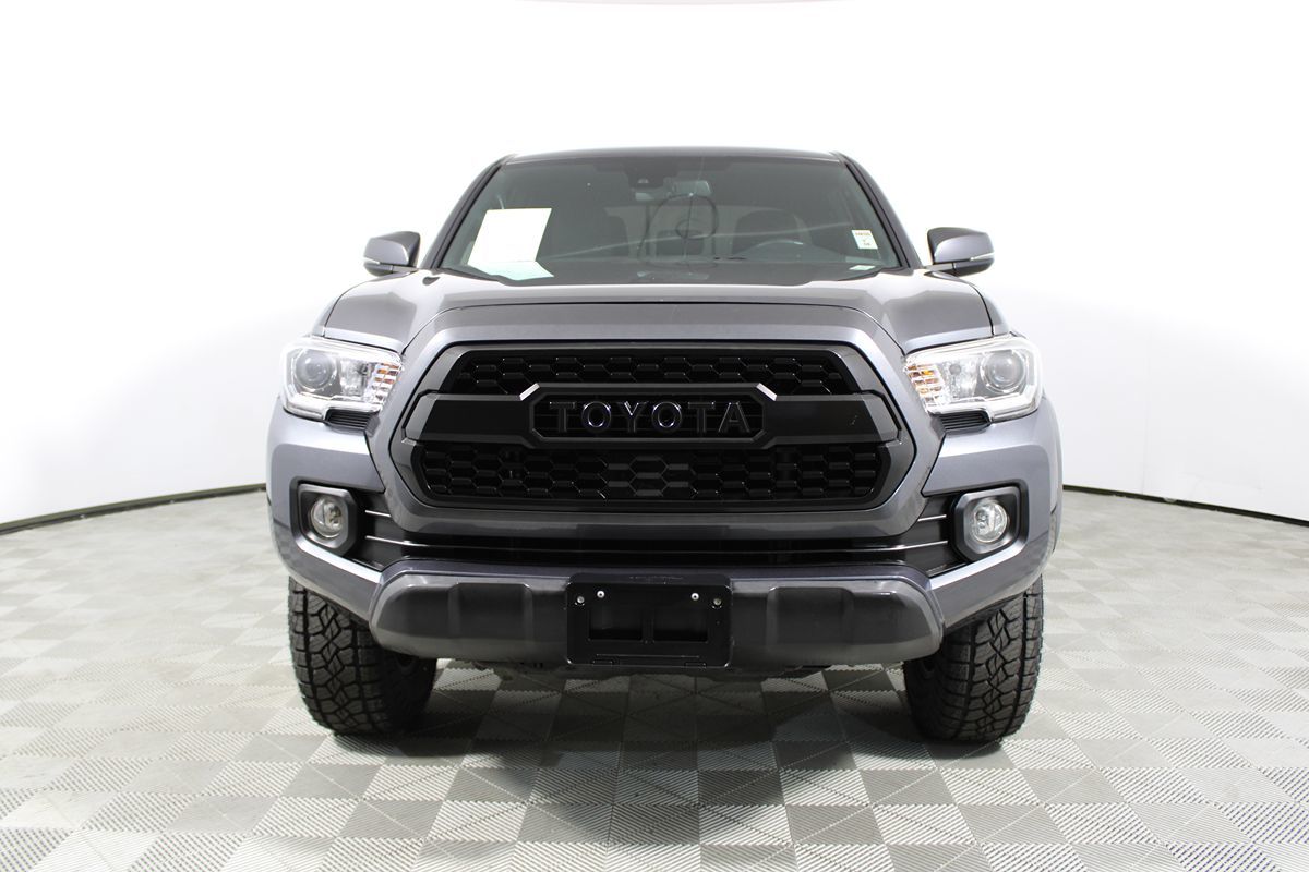 2021 Toyota Tacoma TRD photo 2